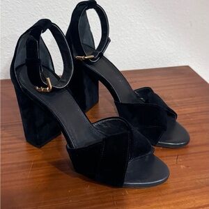 Maje Elegant Dark Navy Velvet Women's Heels